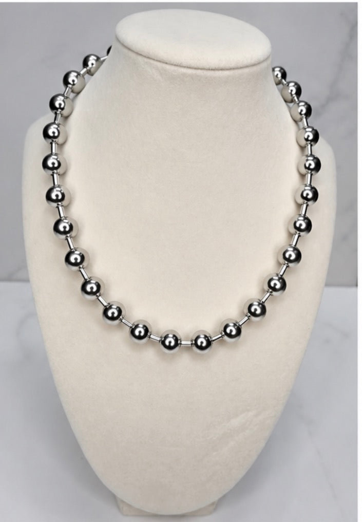 Silver Ball Necklace 1093